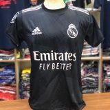 Camiseta do Real madrid atacado