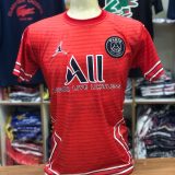 Camiseta do PSG atacado
